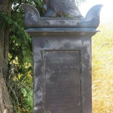 Pomník padlým 29.6.1866 u silnice 35 severně od Jinolic