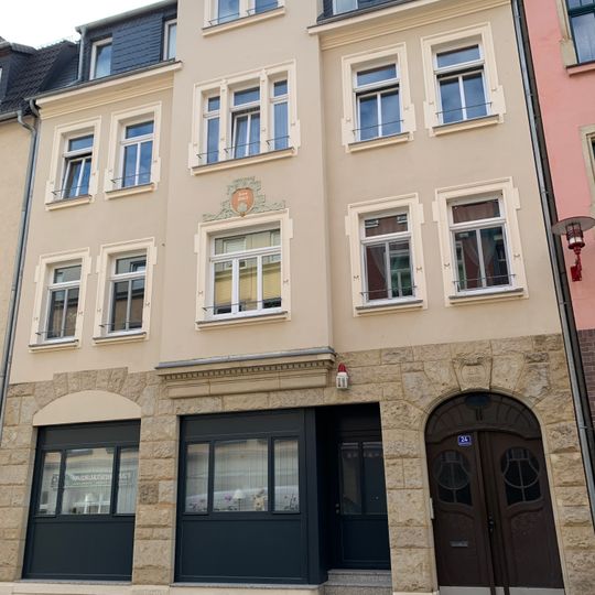 Mietshaus in geschlossener Bebauung konzipiert Weinkellerstraße 24