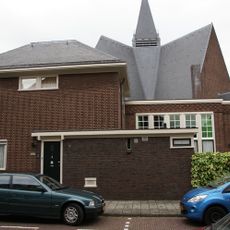 Kosterswoning in sobere Expressionistische stijl