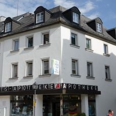 Wohn- und Geschäftshaus