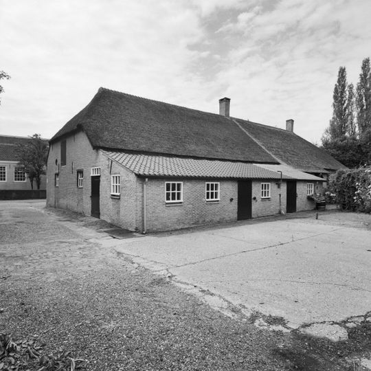 Hoeveneind 7, Teteringen