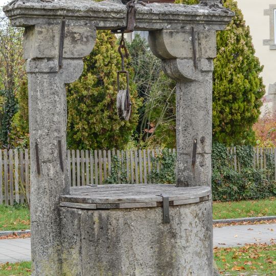 Vorm Würzburger Tor, Ziehbrunnen