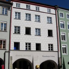 Wohn- und Geschäftshaus