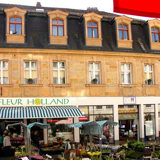 Wohn- und Geschäftshaus