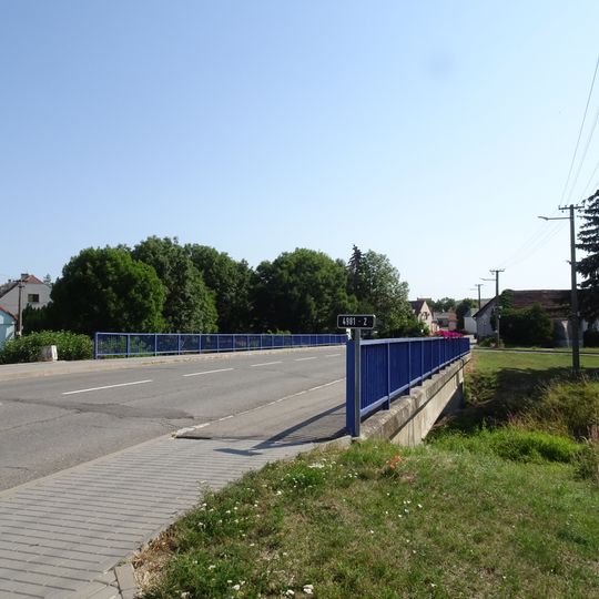 Most Družební ulice v Nivnici přes Nivničku