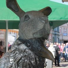 Elster mit Hasenmaske