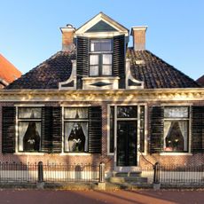 Van Swinderenstraat 32, Balk