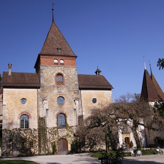 Münchenwiler Castle
