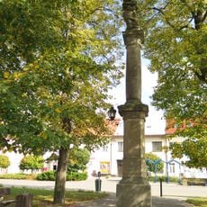 Sloup se sochou Panny Marie s Jezulátkem