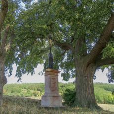 Kříž u Ivančic na polním rozcestí