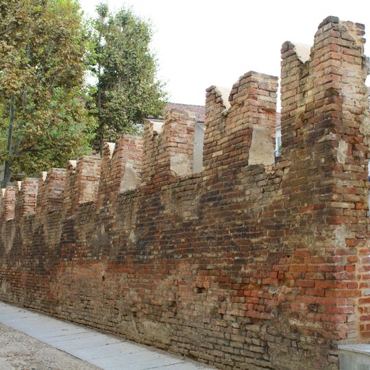 Mura medievali di piazza Castigliano