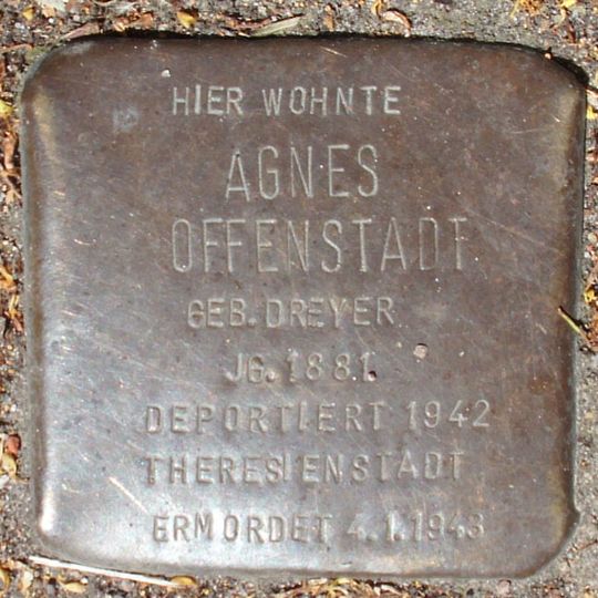 Stolperstein en memoria de Agnes Offenstadt