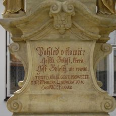 Kříž v Moravičanech poblíž základní školy