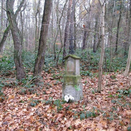 Kříž jižně od Roupova u silnice