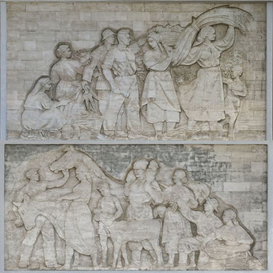 Bas-reliefs at Moldexpo
