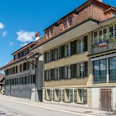 Former Wohnstock with courtroom / residential and commercial building