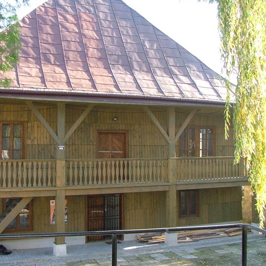 Synagoga, ob. szkoła