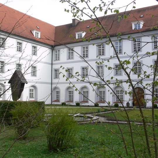 Klosteranlage des ehemaligen Augustiner-Chorherrenstiftes, jetzt Kloster St. Vinzenz der Barmherzigen Schwestern vom heiligen Vinzenz von Paul