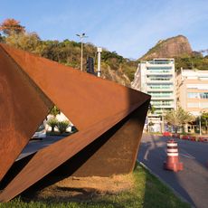 Escultura Sem Título, conhecida como Estrêla