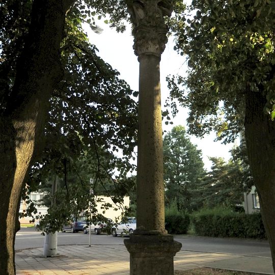 Boží muka s Nejsvětější Trojicí