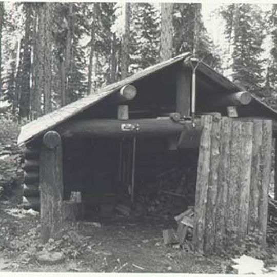 Kootenai Creek Snowshoe Cabin