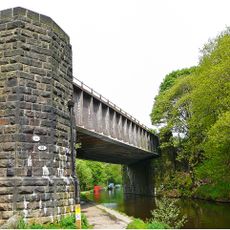 Railway bridge MVN2/124 over Rochdale Canal