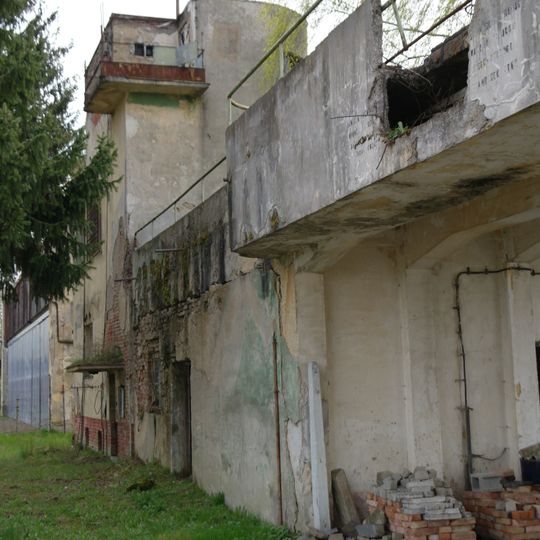 Letištní budova Pošumavského Aeroklubu Klatovy