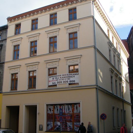 6 Dzierżonia Street in Brzeg