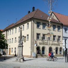 Wohn- und Geschäftshaus