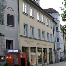 Wohn- und Geschäftshaus