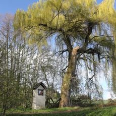 Kaplička u polní cesty západně od Kamení