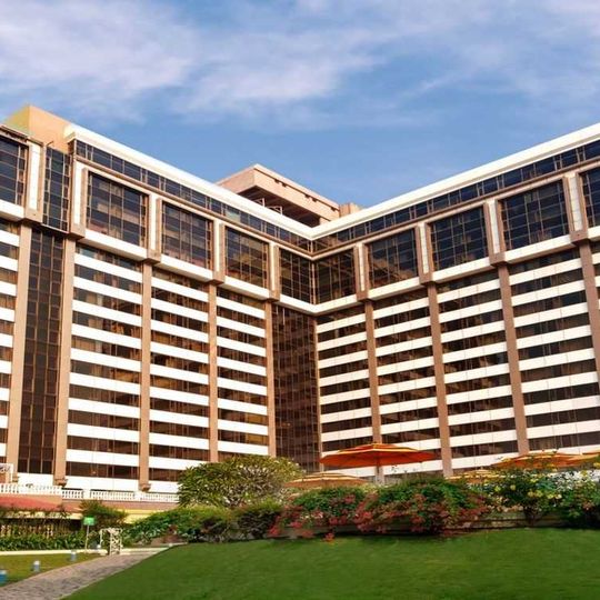 Taj Lands End