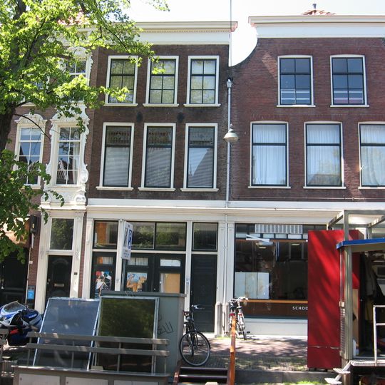 Pand met eenvoudige lijstgevel