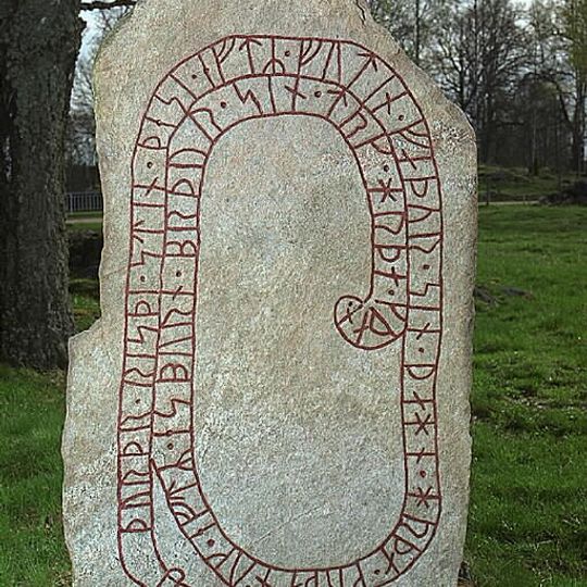 Västergötlands runinskrifter 157 Storegården, Fröstorp, Hov, Hovs socken