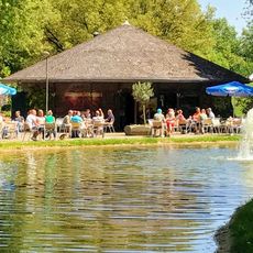 Minigolf St. Pavillon im Park