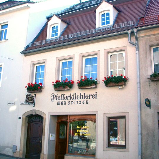 Pfefferküchlerei Max Spitzer; Wohnhaus in geschlossener Bebauung Robert-Koch-Straße 28