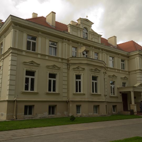 Pałac , od 1908 szkoła