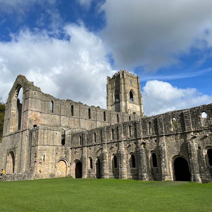 Fountains Abbey dan Studley Royal Water Garden
