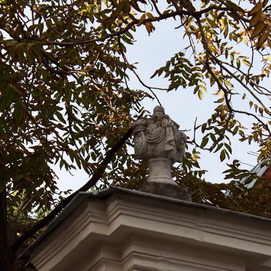 Улица Большая Ордынка 60/2 ограда на западной стороне участка