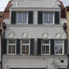 Wohn- und Geschäftshaus