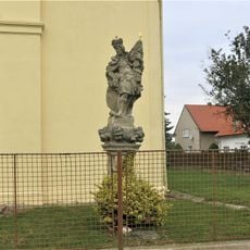 Socha svatého Václava u kostela ve Veltrubech