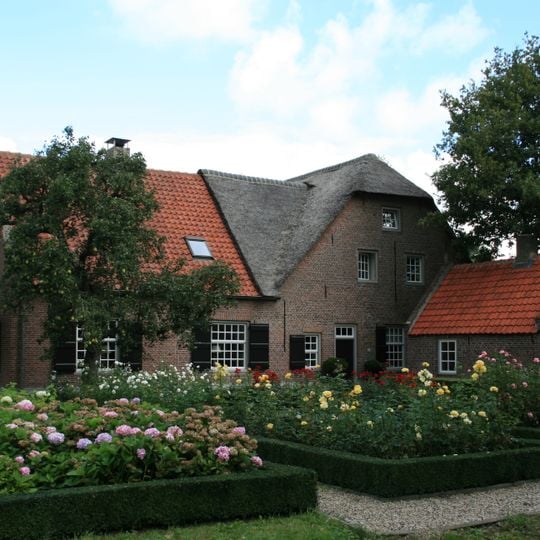 Grotestraat 20, Heesbeen