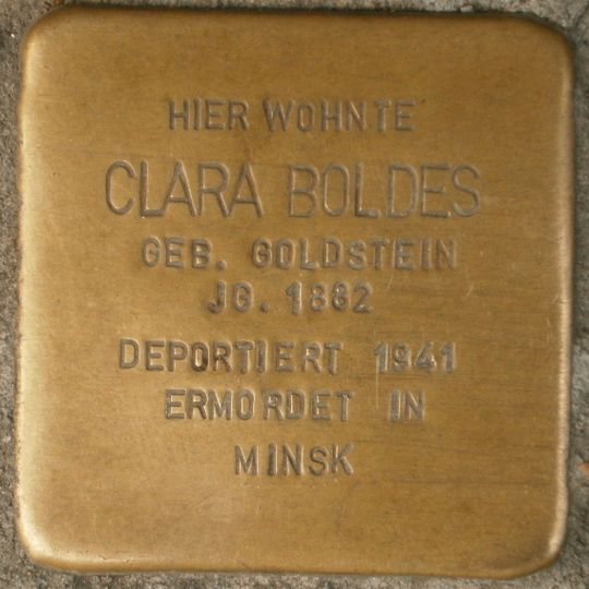 Stolperstein en memoria de Clara Boldes