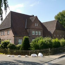 Wohnhaus mit Stallscheune