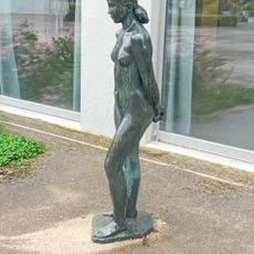 Skulptur „Frau stehend“