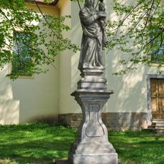 Sochy svatého Jana Nepomuckého, svatého Antonína a Panny Marie