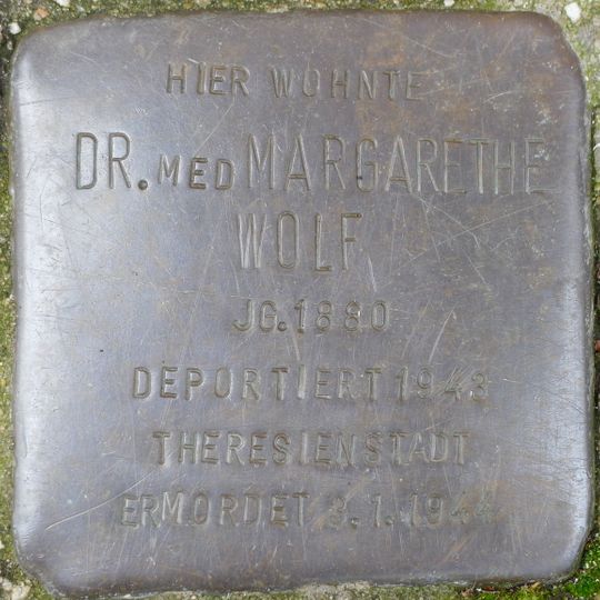 Stolperstein en memoria de Marga Wolf