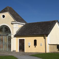 Mesnerhaus mit Kreuzkapelle