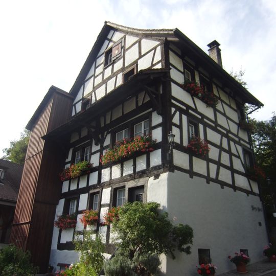 Burg-Haus