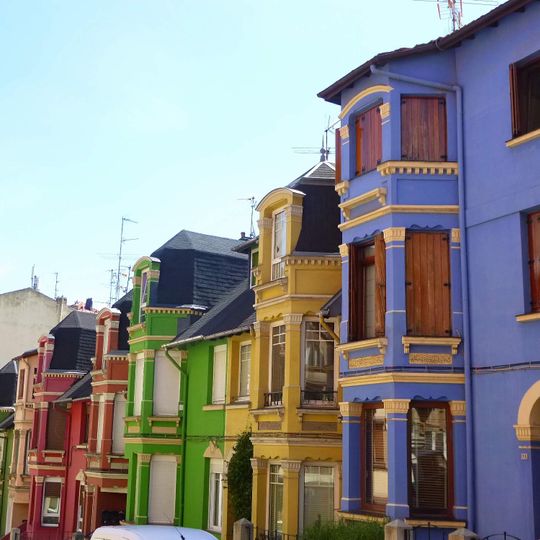 Kirikiño eta Zuberoa kaleetako eraikinak